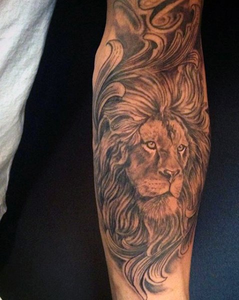 手臂黑灰风格的狮子头纹身图案