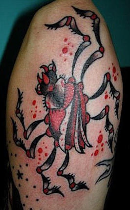 超现实的黑色和红色蜘蛛纹身图案