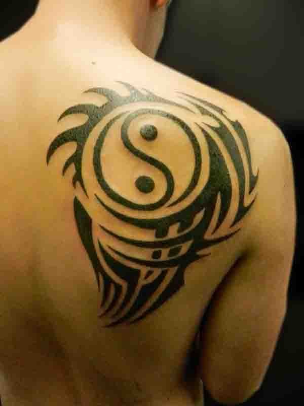 背部黑色部落元素阴阳八卦符号纹身图案