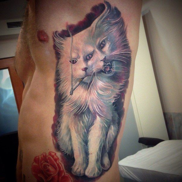 腰部可怕的吸烟双面猫纹身图案