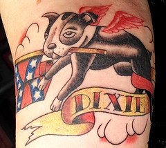 法国斗牛犬与联邦国旗纹身图案
