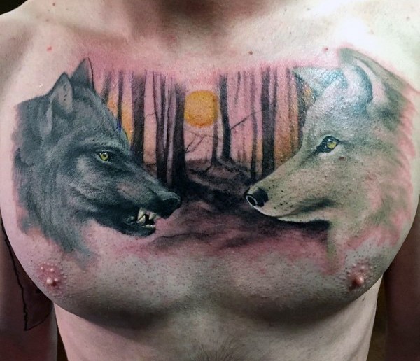 胸部黑色森林中的狼纹身图案