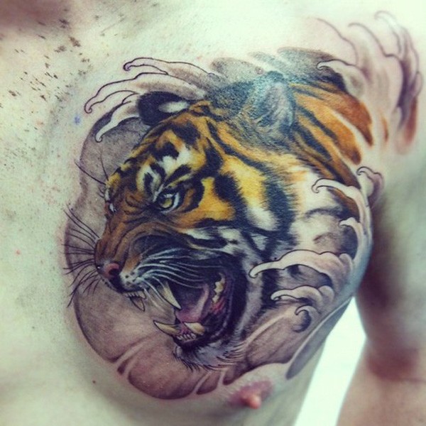 彩色的老虎和浪花纹身图案