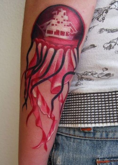 黑色和红色的水母帆船小臂纹身图案