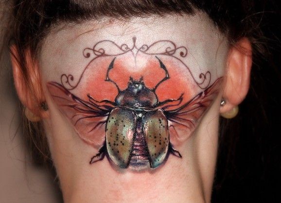 头部好看的彩色甲虫纹身图案