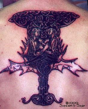 凯尔特结巨型树纹身图案