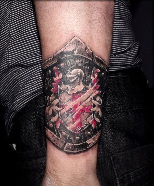 手腕立体的红色家庭徽章纹身图案