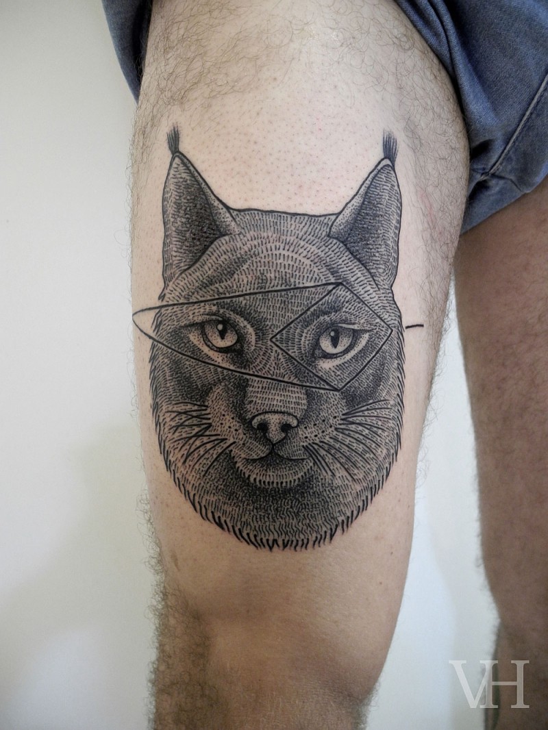 大腿雕刻风格黑色猫和几何纹身图案