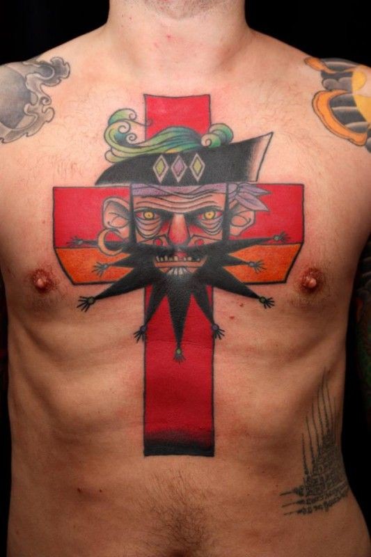 海盗十字架胸部纹身图案
