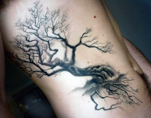 侧肋黑色孤独树和断枝纹身图案