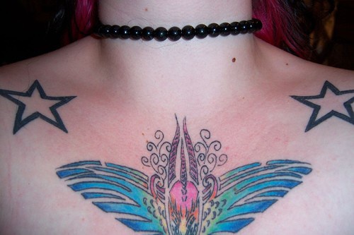 设计花朵胸部纹身图案