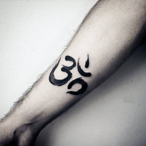 手臂印度教的象征字符黑色纹身图案