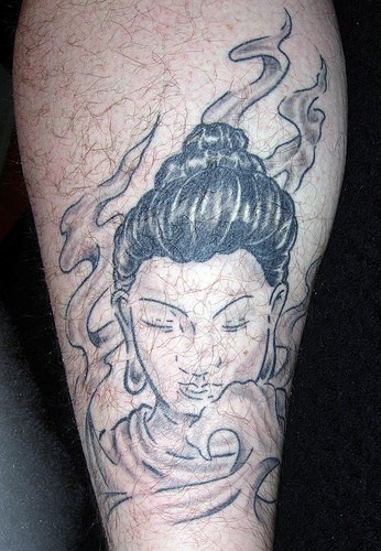 如来佛祖和火焰黑色纹身图案