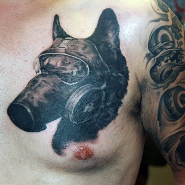 胸部黑色old school狗与防毒面具纹身图案