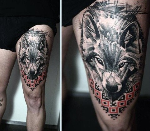 大腿写实风格黑白狼与饰品纹身图案