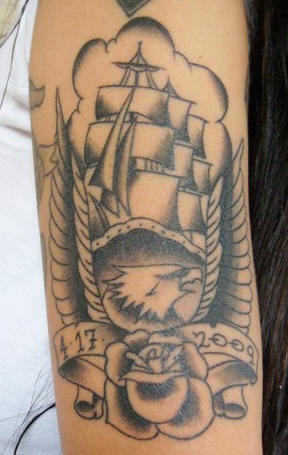 老鹰和帆船欧美纹身图案