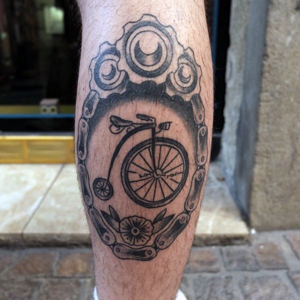 小腿old school黑色自行车纹身图案