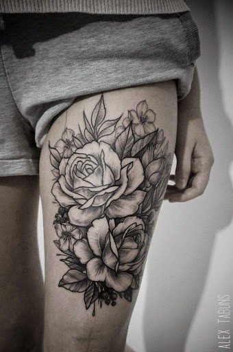 大腿性感黑白玫瑰纹身图案