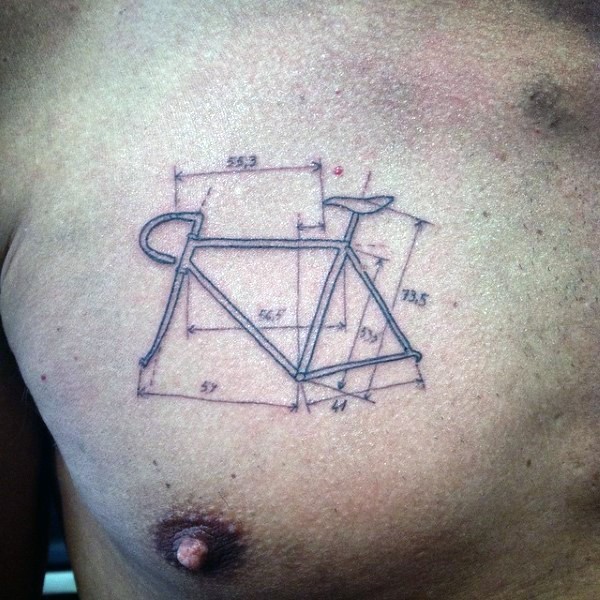 胸部简单几何拼接纹身图案