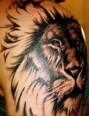 黑色狮子头部纹身图案