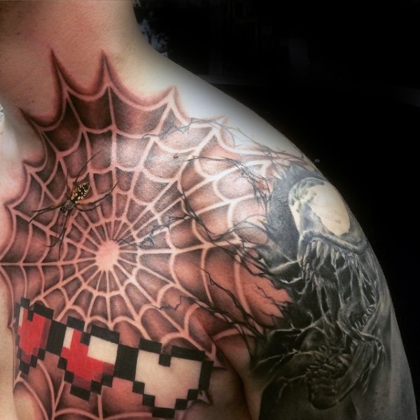 胸部黑灰大型蜘蛛纹身图案