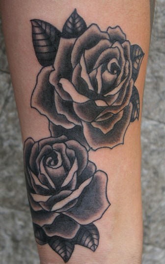 黑白玫瑰纹身图案