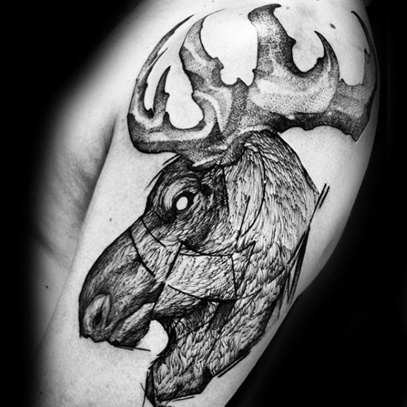 手臂雕刻风格黑色的麋鹿头纹身图案