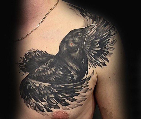 胸部现代传统风格黑色乌鸦纹身图案