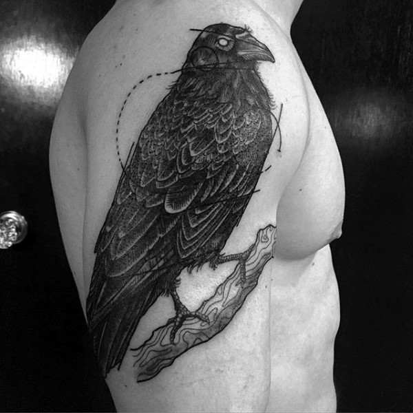 大臂雕刻风格黑色树枝乌鸦纹身图案