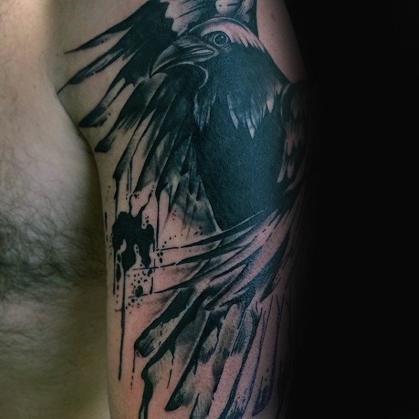黑色的乌鸦肩部纹身图案