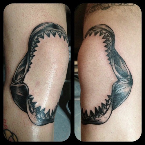 腿部黑色鲨鱼大嘴纹身图案
