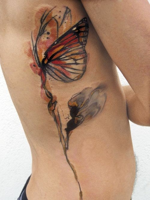 侧肋水墨画蝴蝶与花蕊纹身图案
