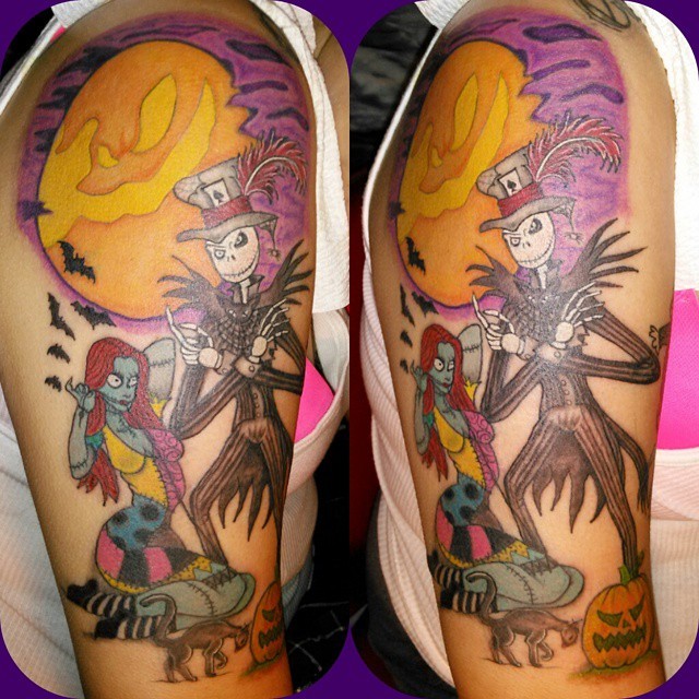手臂彩色僵尸夫妇和南瓜与蝙蝠纹身图案