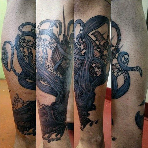 小腿华丽彩绘蓝鱿鱼和船纹身图案