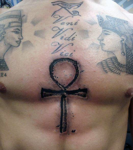 胸部古代黑色埃及符号十字架纹身图案