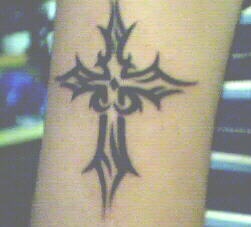 部落黑色十字架纹身图案