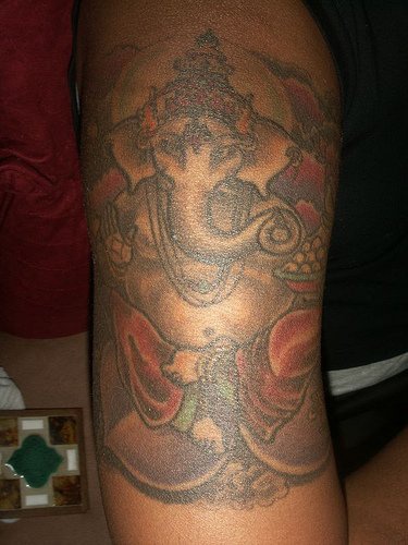 彩色象神甘尼萨印度纹身图案