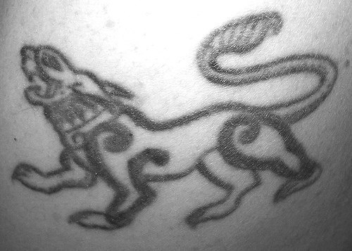 狮子黑色线条纹身图案