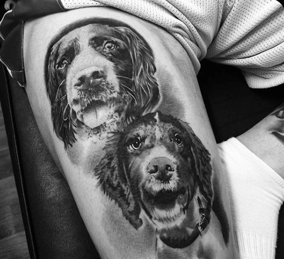 非常逼真的黑白微笑狗肖像大腿纹身图案