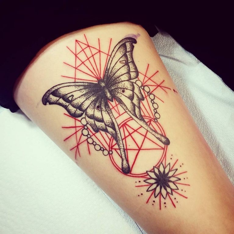大腿几何风格蝴蝶彩色纹身图案
