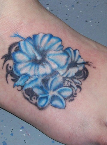 蓝色的木槿花脚背纹身图案
