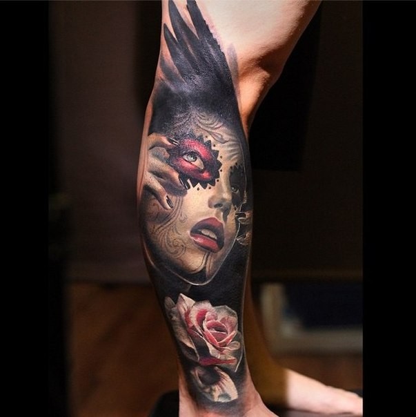 小腿彩绘乌鸦翅膀与墨西哥女性肖像玫瑰纹身图案