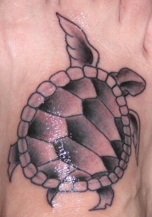 黑灰风格乌龟纹身图案