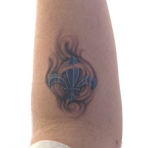 蓝色的百合花章符号纹身图案