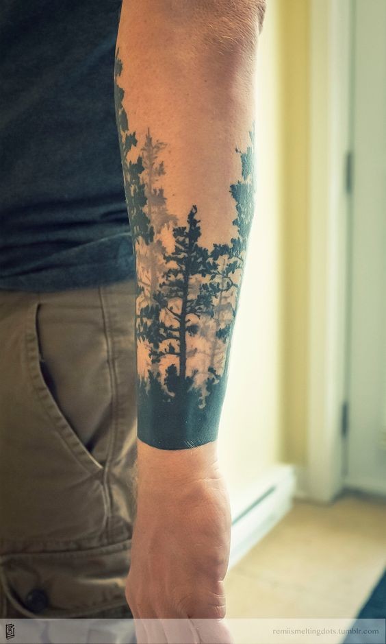 小臂简单的黑色神秘黑暗森林纹身图案