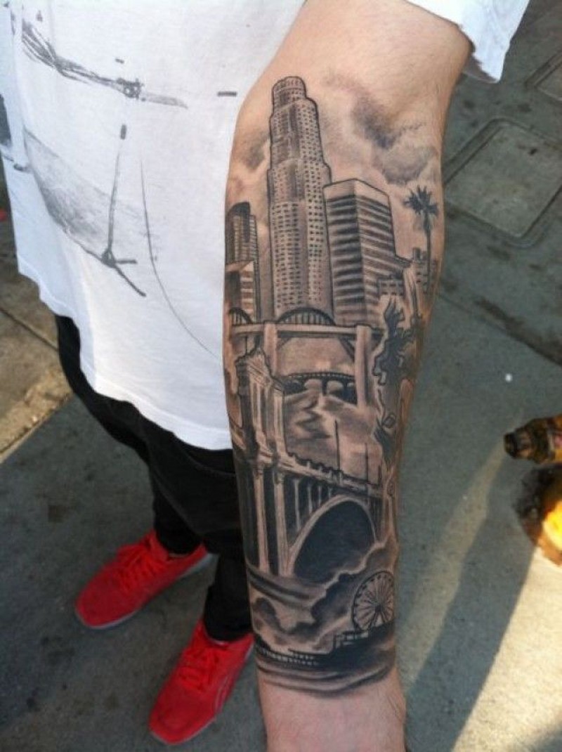 手臂写实黑色的城市景观纹身图案