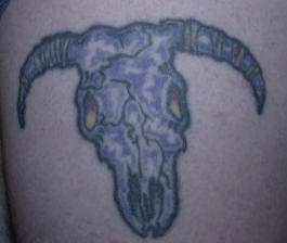 公牛骷髅纹身图案