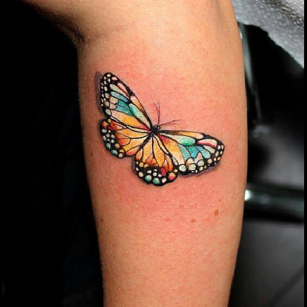 小腿可爱的蝴蝶纹身图案
