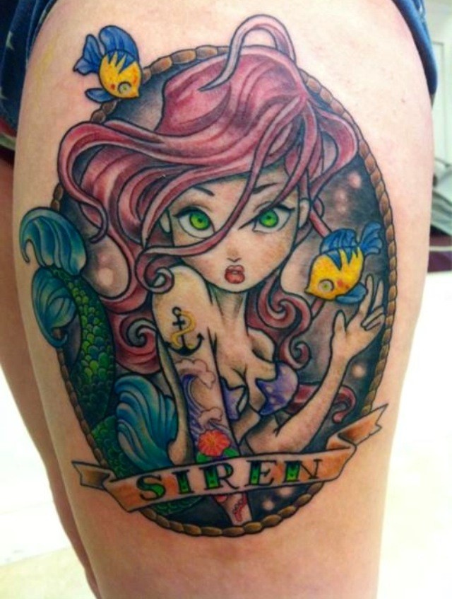 大腿卡通美人鱼和小丑鱼字母彩色纹身图案