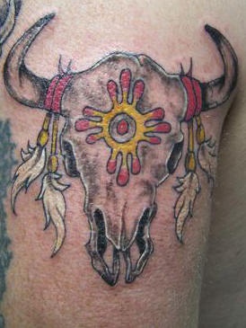 印度风格的公牛骷髅纹身图案